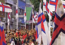 Føroysk_fløgg_á_Ólavsøku