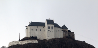 dvaj20180327105600x400