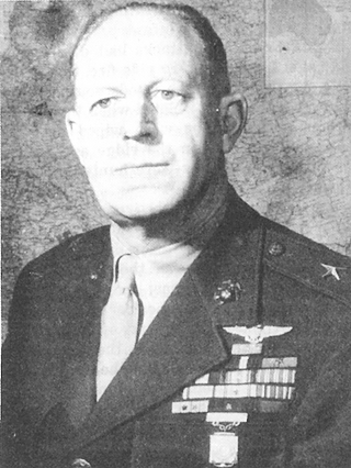Merritt A. Edson amerikai tengerészgyalogos-alezredes (a fotón már tábornokként)