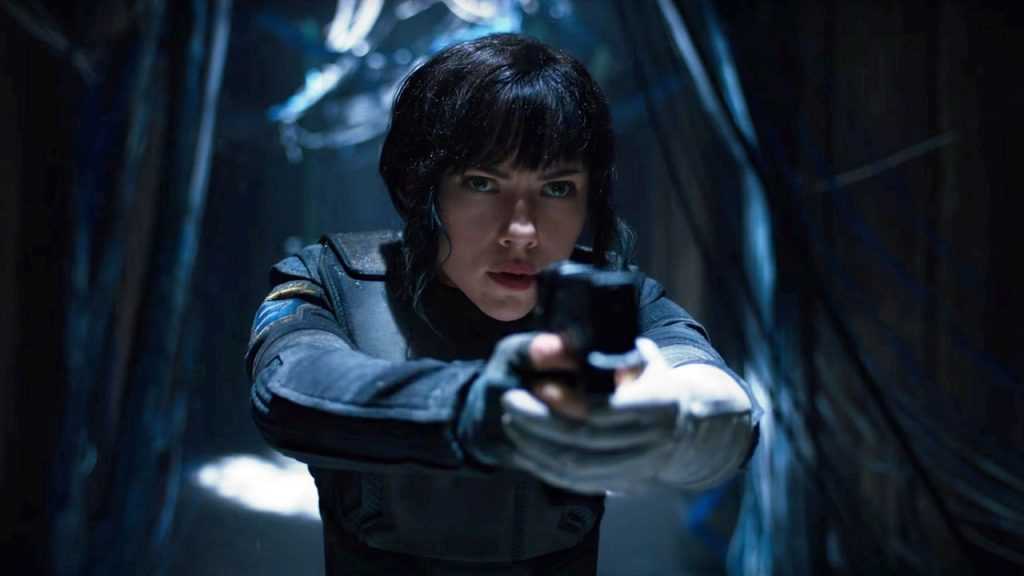 ghost-in-the-schell-scarlett-johansson-with-gun-1024x576.jpg